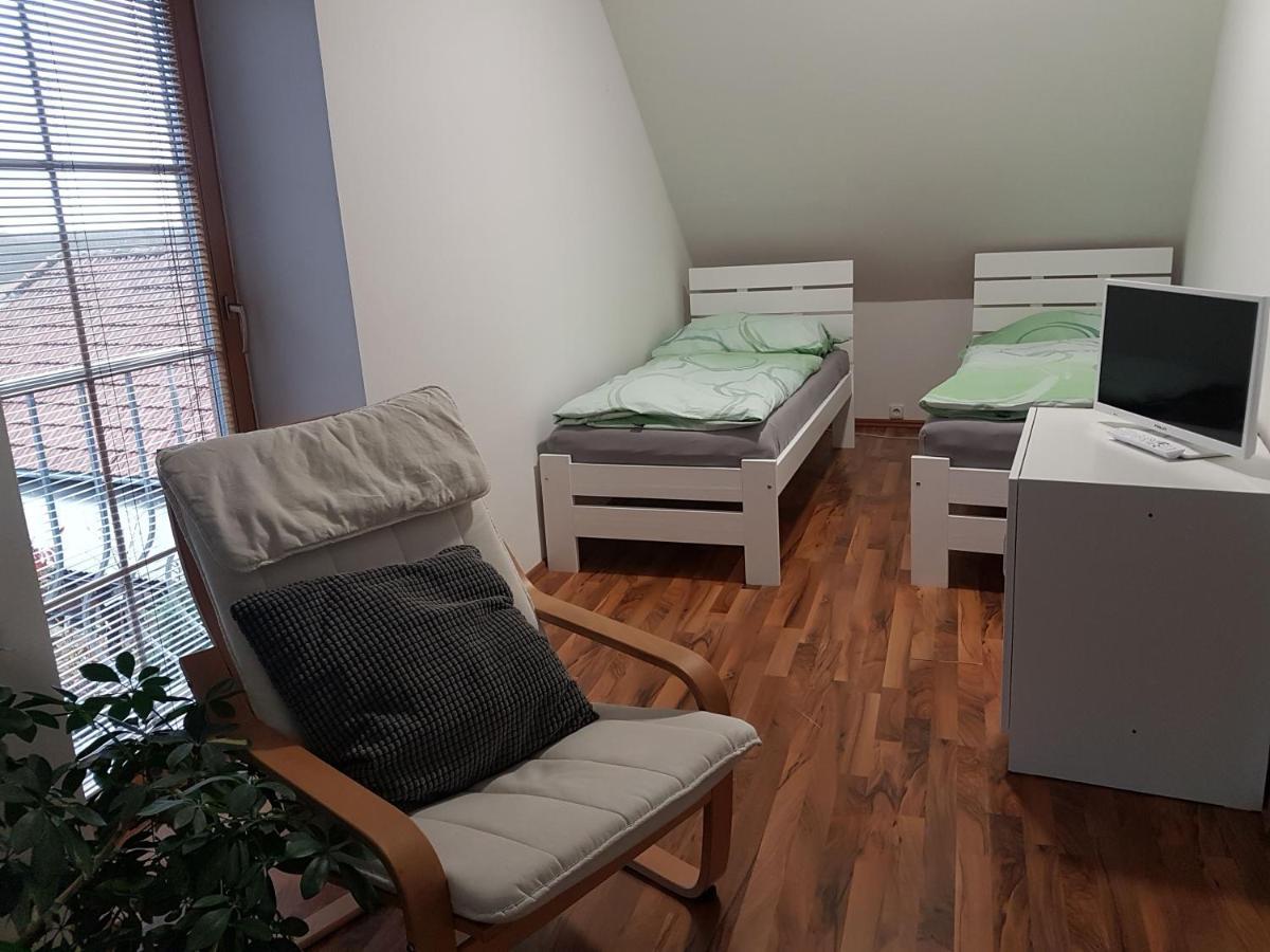 Apartmán V aleji Slavkov u Brna Kültér fotó