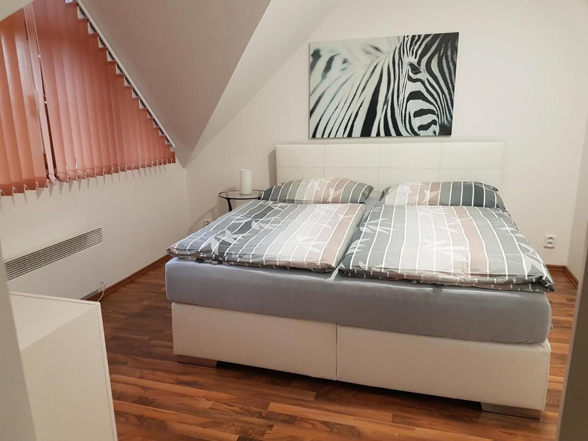Apartmán V aleji Slavkov u Brna Kültér fotó